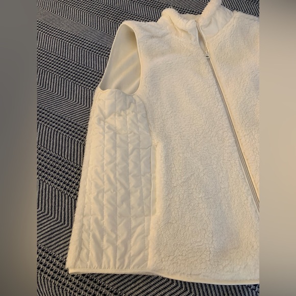 NWOT Talbots faux Sherpa fur white vest Large - Picture 3 of 6